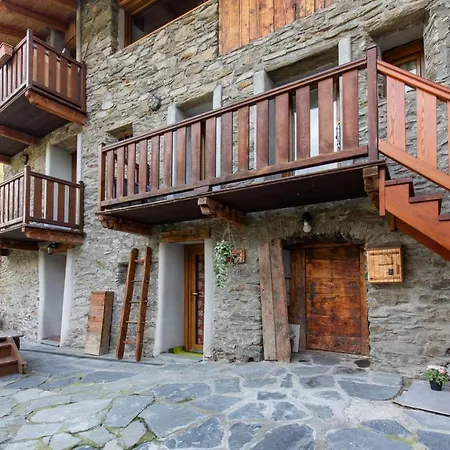 Sweet Terrace Apartment Arvier
